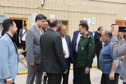 تصاویر/ بازدید فرمانده سپاه استان از واحد تولیدی نیمه شعبان سمنان