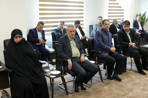 تصاویر / دیدار  معاون رئیس‌جمهور و رئیس سازمان اداری و استخدامی کشور با امام جمعه قزوین