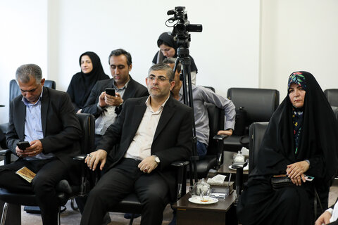 تصاویر / دیدار  معاون رئیس‌جمهور و رئیس سازمان اداری و استخدامی کشور با امام جمعه قزوین