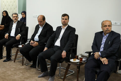 تصاویر / دیدار  معاون رئیس‌جمهور و رئیس سازمان اداری و استخدامی کشور با امام جمعه قزوین