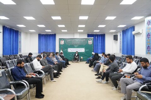 تصاویر معرفی دبیر مجمع مشورتی و فرهنگی جوانان دفتر نماینده ولی فقیه در لرستان
