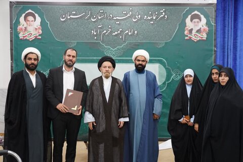تصاویر معرفی دبیر مجمع مشورتی و فرهنگی جوانان دفتر نماینده ولی فقیه در لرستان