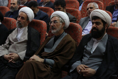 تصاویر / آیین  تکزیم و معارفه رئیس دفتر نماینده ولی فقیه بنیاد شهید در منطقه  پنج کشور در اصفهان