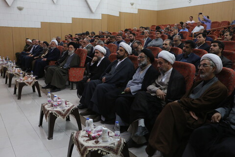 تصاویر / آیین  تکزیم و معارفه رئیس دفتر نماینده ولی فقیه بنیاد شهید در منطقه  پنج کشور در اصفهان