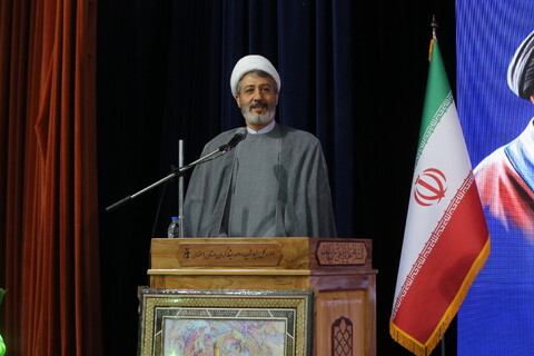 تصاویر / آیین  تکزیم و معارفه رئیس دفتر نماینده ولی فقیه بنیاد شهید در منطقه  پنج کشور در اصفهان