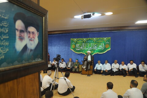 تصاویر / دیدار جمعی از خادمان حرم مطهر امام رضا (ع) با آیت الله فقیهی