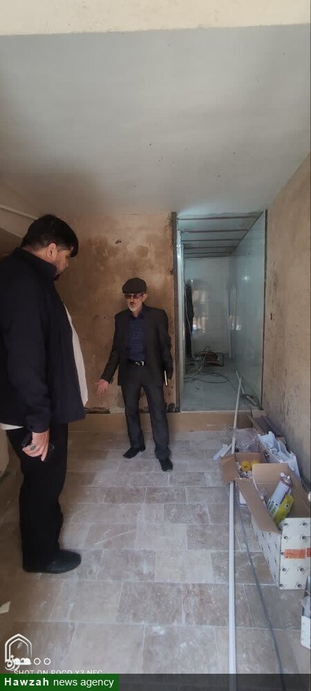 بازدید معاون اداری مالی حوزه علمیه استان اصفهان از مدرسه علمیه صدر بازار