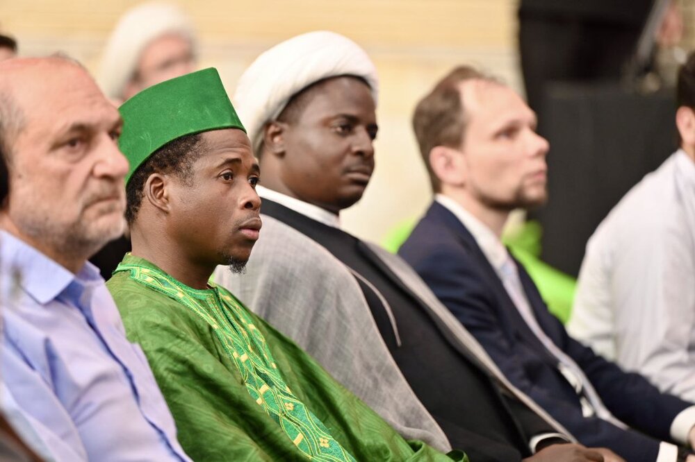 «کربلای معلی» میزبان اجلاس بینالمللی نخبگان منابر شیعه / میرباقری: پژوهش درباره پیراهن سیدالشهدا(ع) نیازمند کار فقیهانه و عالمانه است