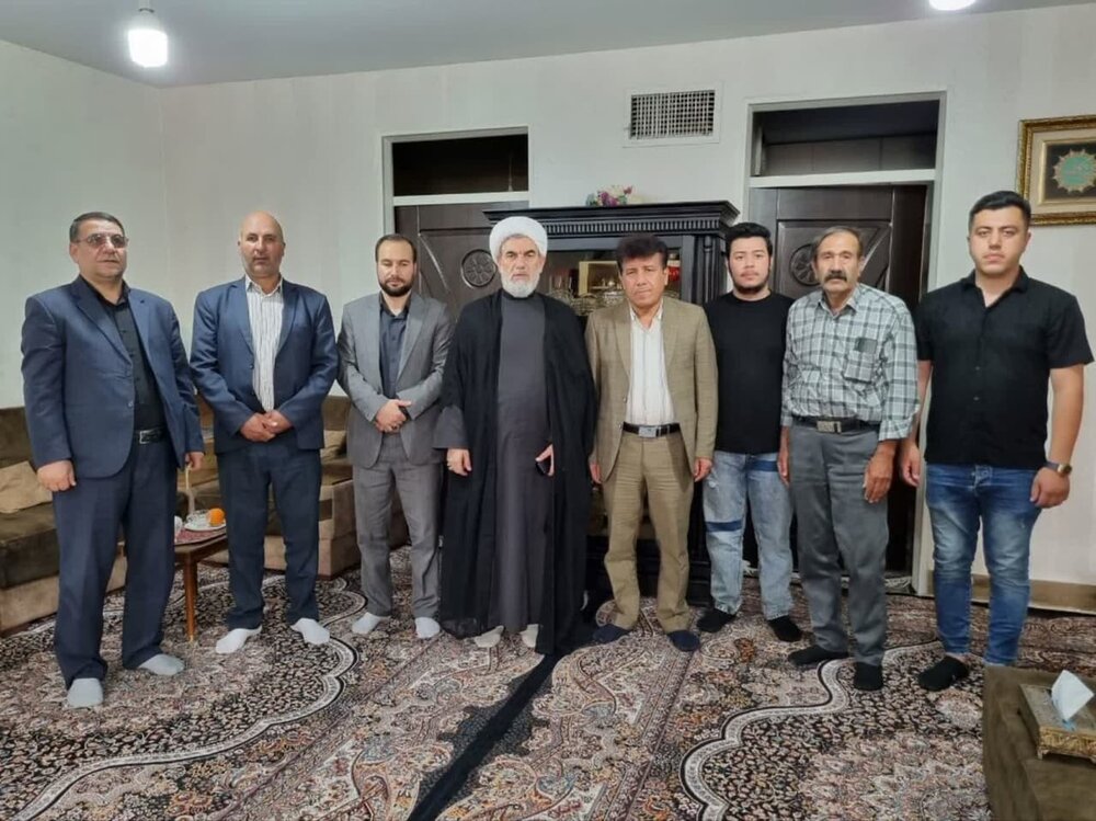 کارگران همواره در میدان و عرصه‌های مختلف، همراه کشور و نظام بوده‌اند 