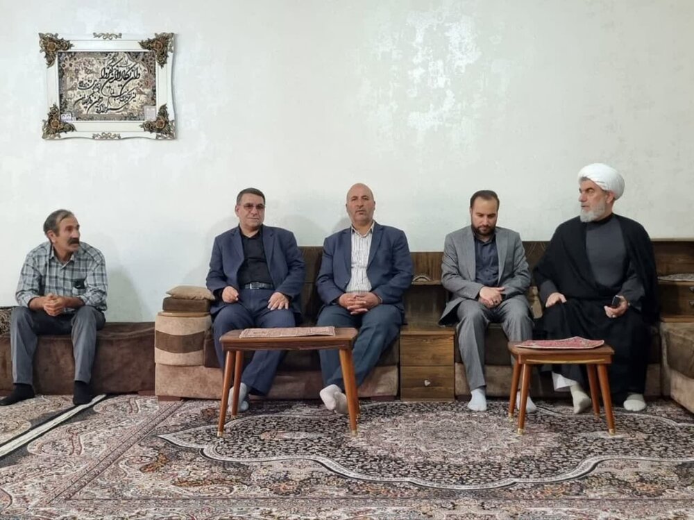 کارگران همواره در میدان و عرصههای مختلف، همراه کشور و نظام بودهاند