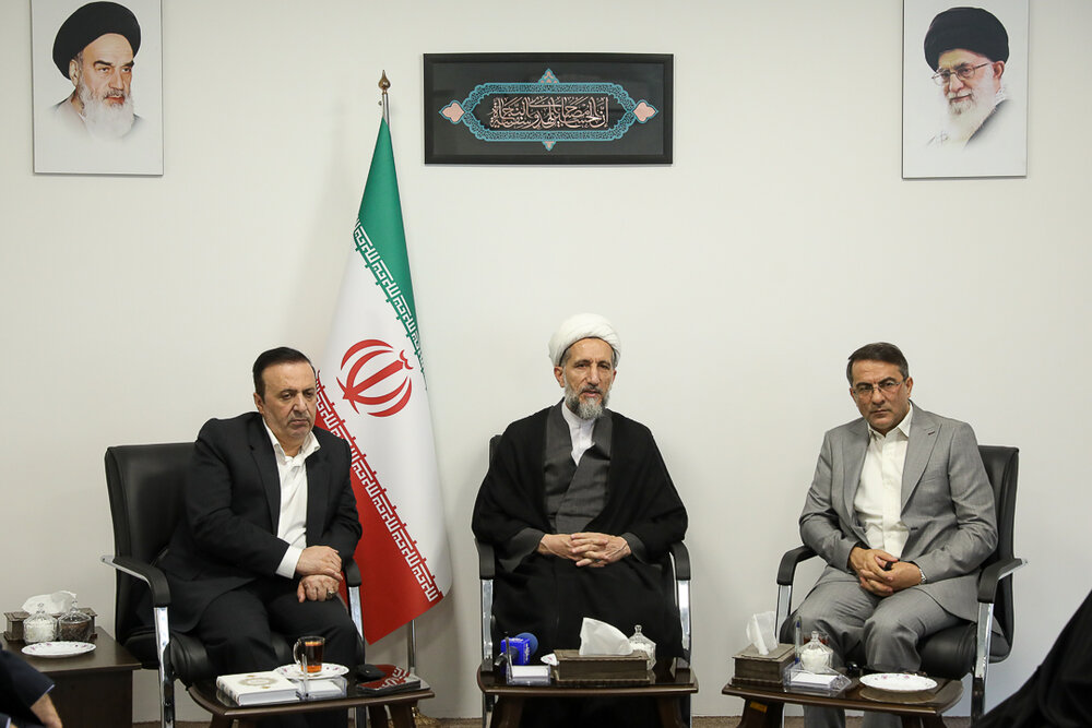 دیدار رئیس سازمان اداری و استخدامی کشور با نماینده ولی‌فقیه در قزوین