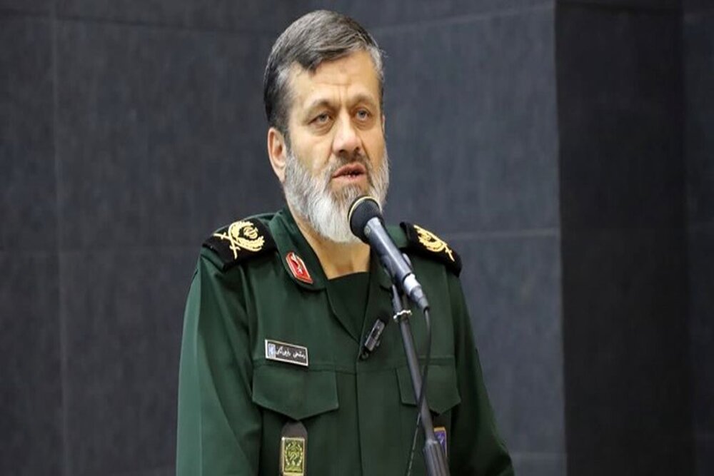 مقام معظم رهبری منبع علم، دانش و آگاهی هستند