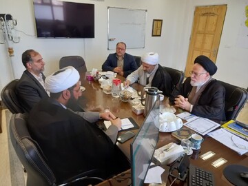 نشست دبیر قرارگاه جهادی پیامبر اعظم با نمایندگی ولی فقیه در هلال احمر قم