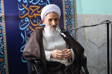 نماینده ولی فقیه در مازندران خطاب به دانش آموزان: دانش و ارزش را با همدیگر بیاموزید