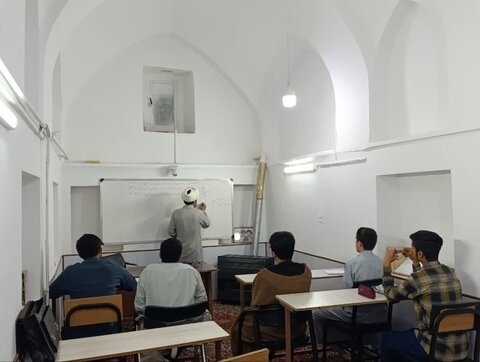 تصاویر/ نشست کانون‌های علمی مدارس علمیه منطقه کاشان