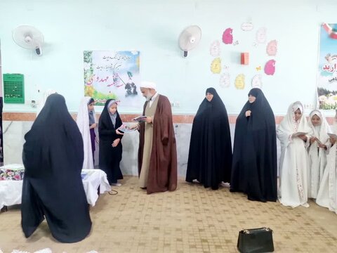 تصاویر/ دیدار امام جمعه برازجان با دانش آموزان