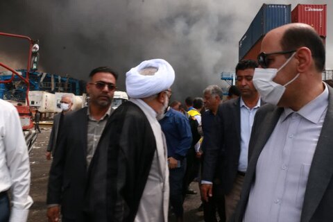 تصاویر/ بازدید نماینده ولی‌فقیه در هرمزگان از بندر شهید رجایی و حضور بر بالین مجروحان حادثه اسکله شهید رجایی