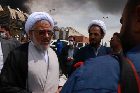 تصاویر/ بازدید نماینده ولی‌فقیه در هرمزگان از بندر شهید رجایی و حضور بر بالین مجروحان حادثه اسکله شهید رجایی