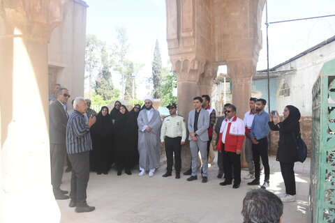 تصاویر| بازدید امام جمعه و مسئولان سروستان از مقبره شیخ یوسف