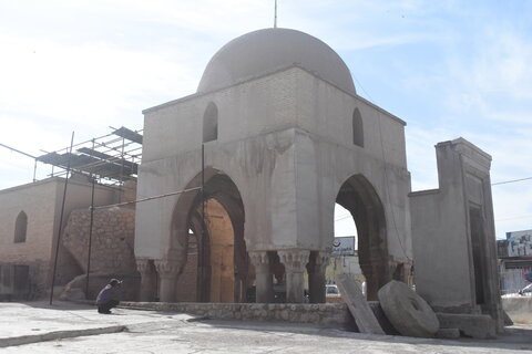 تصاویر| بازدید امام جمعه و مسئولان سروستان از مقبره شیخ یوسف