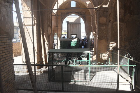 تصاویر| بازدید امام جمعه و مسئولان سروستان از مقبره شیخ یوسف