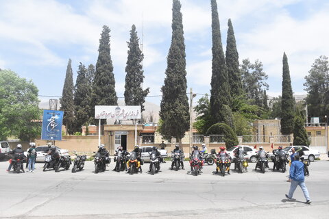 تصاویر| ادای احترام امام جمعه و مسولان سروستان از شهدای خدمت و شهدای دفاع مقدس