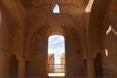 تصاویر| بازدید امام جمعه و فرماندار سروستان از کاخ تاریخی ساسان