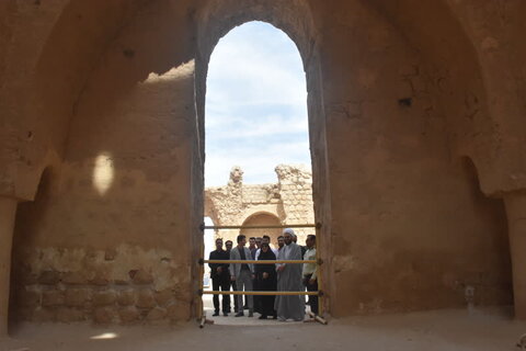 تصاویر| بازدید امام جمعه و فرماندار سروستان از کاخ تاریخی ساسان