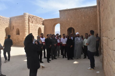 تصاویر| بازدید امام جمعه و فرماندار سروستان از کاخ تاریخی ساسان