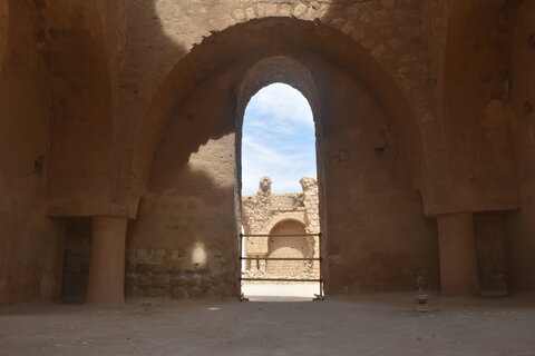 تصاویر| بازدید امام جمعه و فرماندار سروستان از کاخ تاریخی ساسان