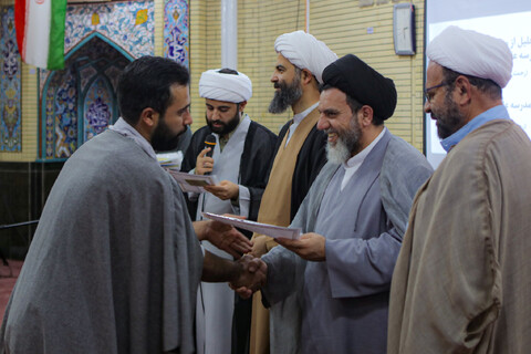 تصاویر/تقدیر و تجلیل از مبلغین در حال تحصیل حضوری مدرسه علمیه آیت الله آخوند همدان