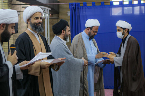 تصاویر/تقدیر و تجلیل از مبلغین در حال تحصیل حضوری مدرسه علمیه آیت الله آخوند همدان