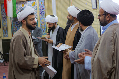 تصاویر/تقدیر و تجلیل از مبلغین در حال تحصیل حضوری مدرسه علمیه آیت الله آخوند همدان