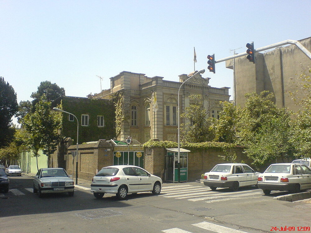 Seminary Rep. visits Vatican Embassy in Tehran