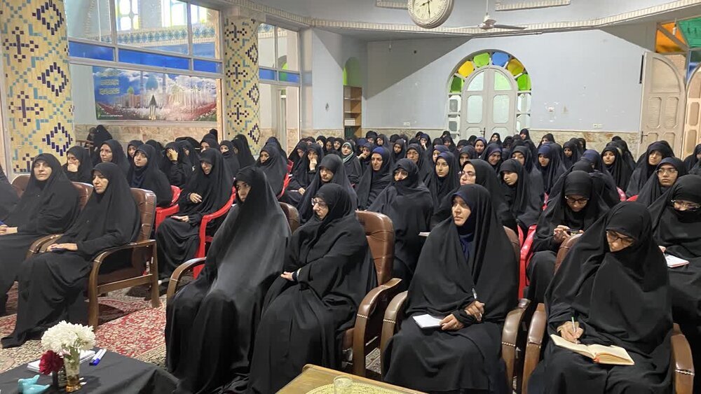 والدین کی رضا، کامیاب زندگی کی کنجی ہے: مذہبی اسکالر