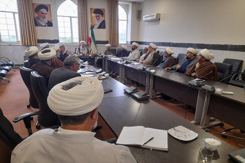اعضای ستاد نماز جمعه کرمانشاه راهکارهای تقویت این فریضه الهی را بررسی کردند