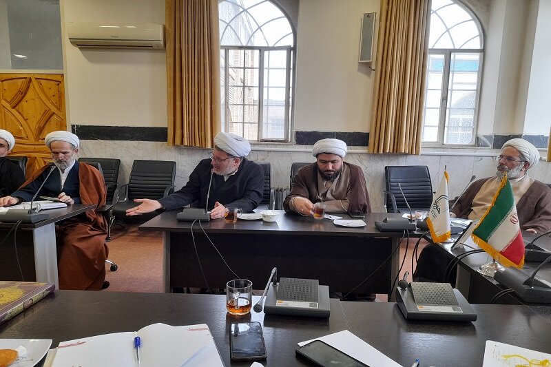 اعضای ستاد نماز جمعه کرمانشاه راهکارهای تقویت این فریضه الهی را بررسی کردند