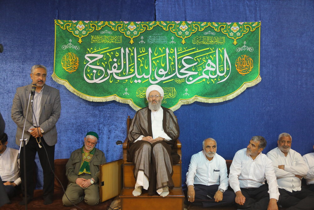 تجلیل آیت الله فقیهی از خدمات آستان قدس رضوی