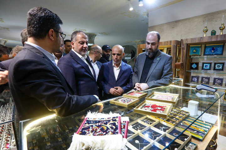 عراقی وزیرِ کھیل کا دورۂ مشہد مقدس