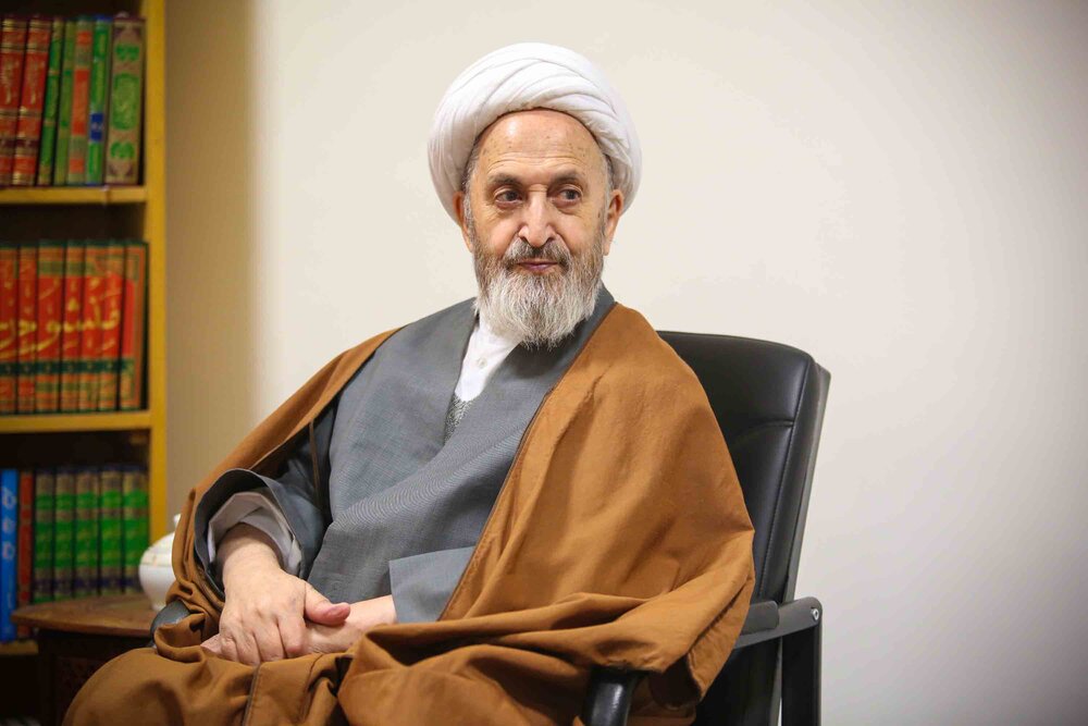 L'ayatollah Sobhani présente ses condoléances pour la perte des Iraniens dans l'explosion du port de Shahid Rajaee