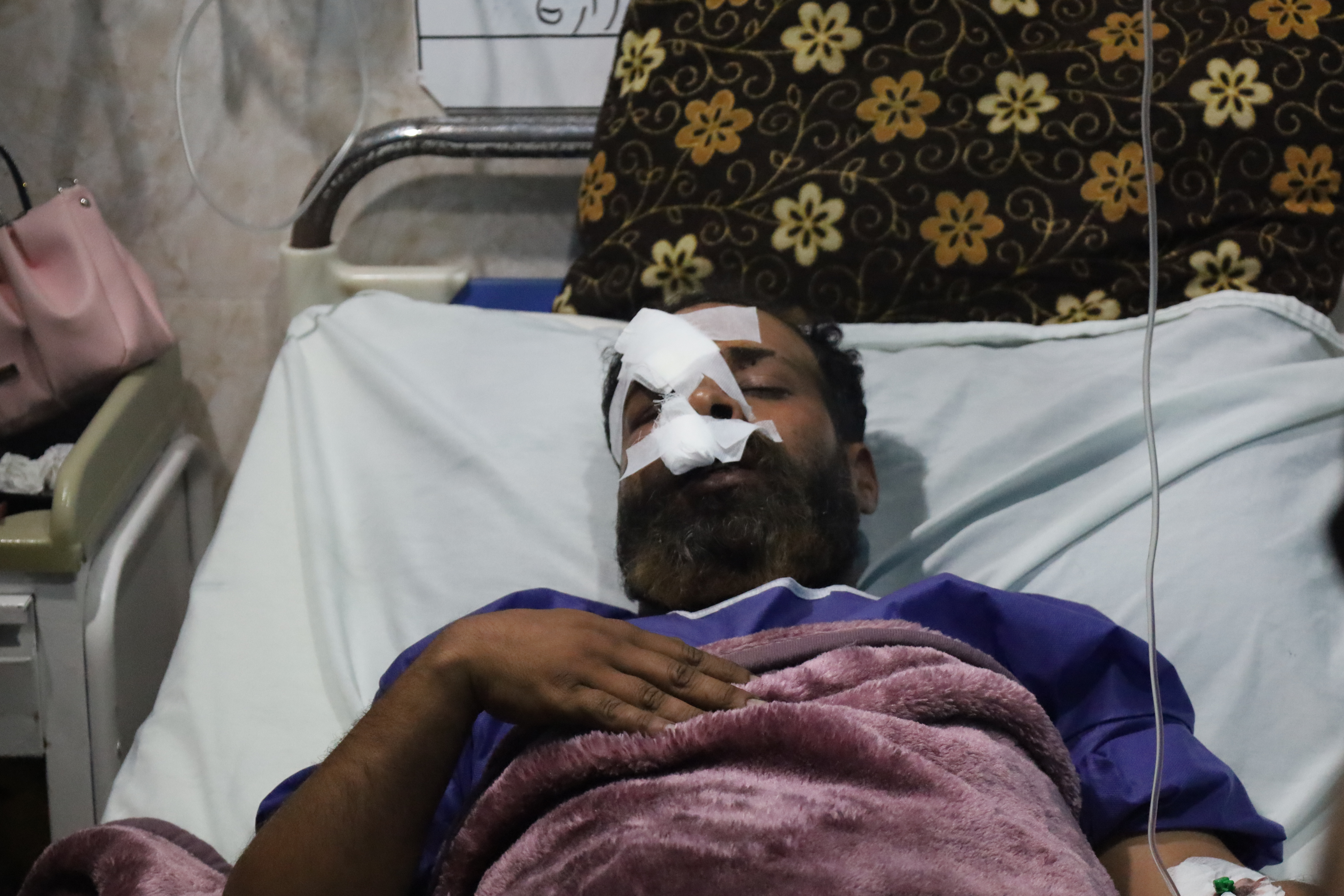 عیادت مدیر حوزه علمیه استان هرمزگان از مجروحان حادثه بندر شهید رجایی