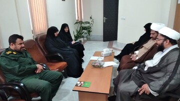 تأکید بر «جهاد تبیین» در دیدار مسئول بسیج طلاب استان با فرماندهان زرندیه+ عکس