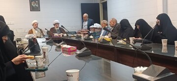 تصاویر/ تجلیل از مقام استاد در آستانه دهه کرامت در ساوه