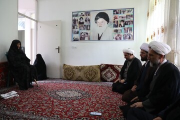 تصاویر/ دیدار امام جمعه قزوین با خانواده مرحوم آیت الله موسوی شالی