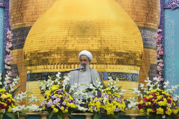 بدبختی جوامع در طول تاریخ پذیرش ولایت صاحبان زور و قدرت بوده است