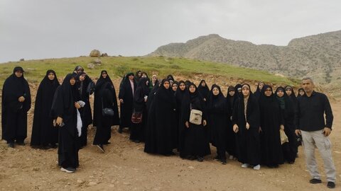 تصاویر/اردوی راهیان نور غرب با حضور کادر و طلاب مدرسه علمیه حضرت زینب (س)آستانه