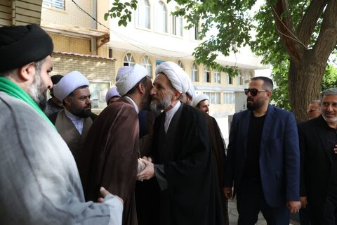 تصاویر / دیدار نماینده ولی فقیه در استان قزوین با علما، روحانیون و طلاب شهرستان تاکستان