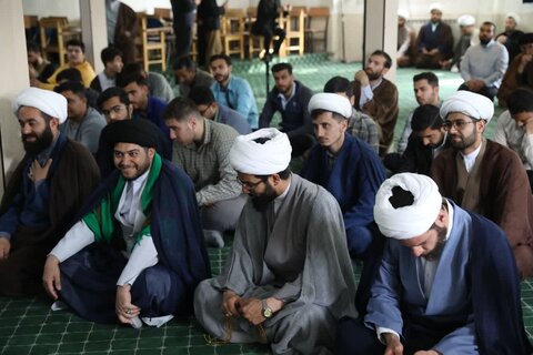 تصاویر / دیدار نماینده ولی فقیه در استان قزوین با علما، روحانیون و طلاب شهرستان تاکستان