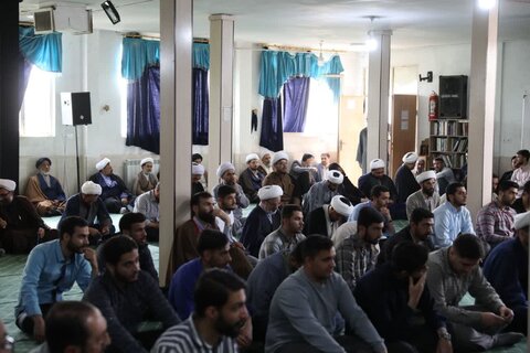 تصاویر / دیدار نماینده ولی فقیه در استان قزوین با علما، روحانیون و طلاب شهرستان تاکستان