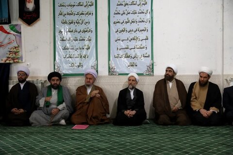 تصاویر / دیدار نماینده ولی فقیه در استان قزوین با علما، روحانیون و طلاب شهرستان تاکستان